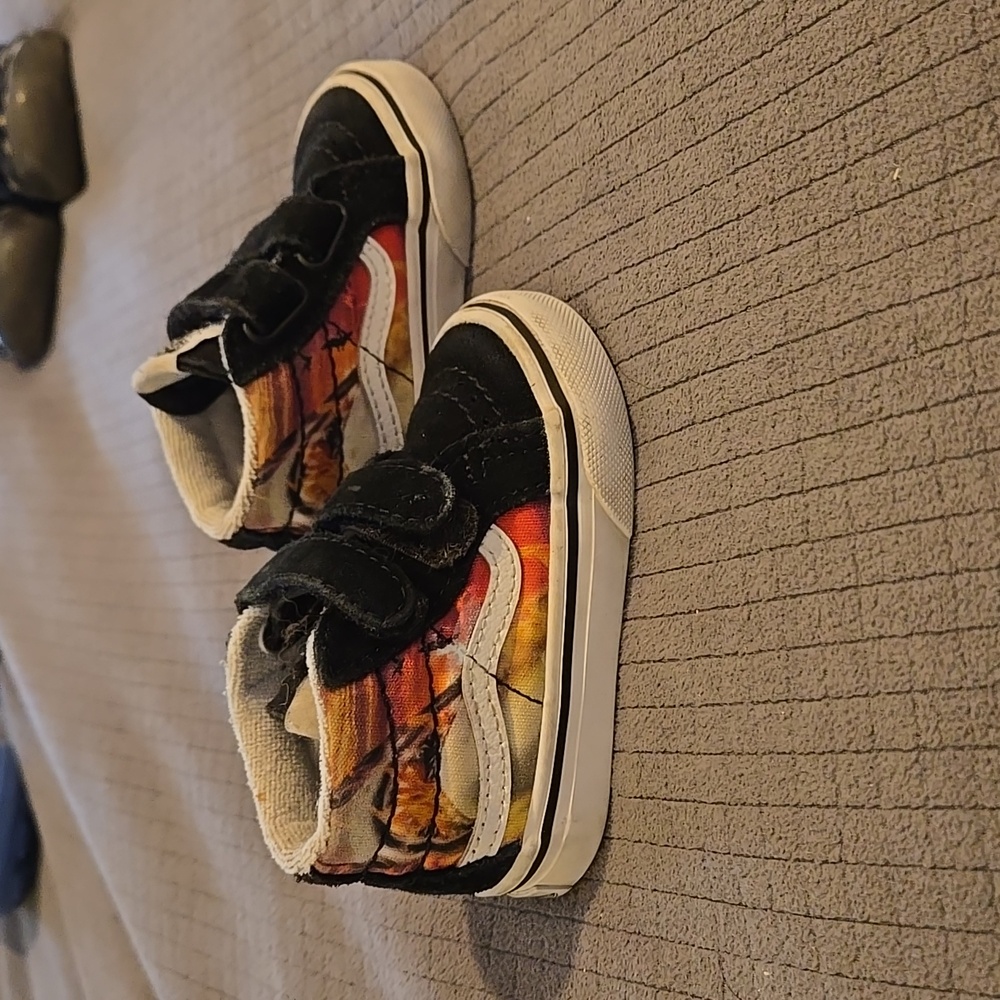 Vans toddler SK8- mid reissue size 4